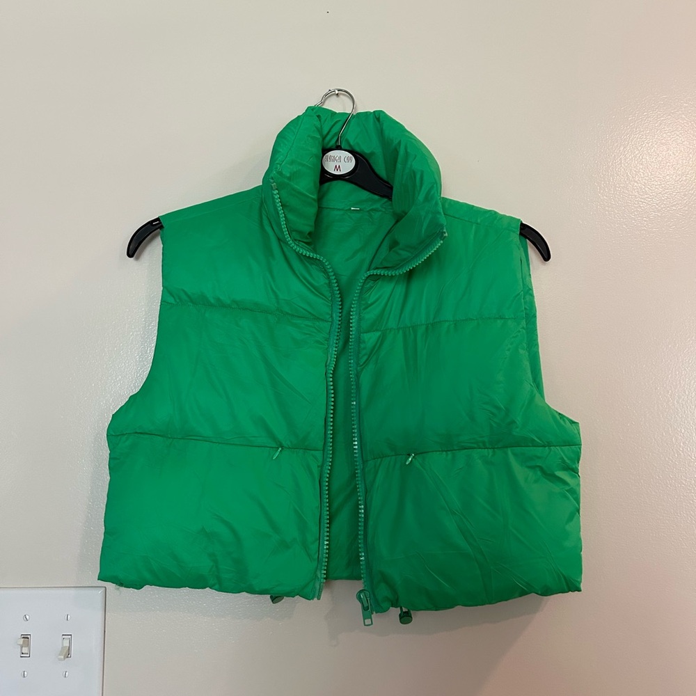 Green Puffer Vest - Cropped Sleeveless Zip Front